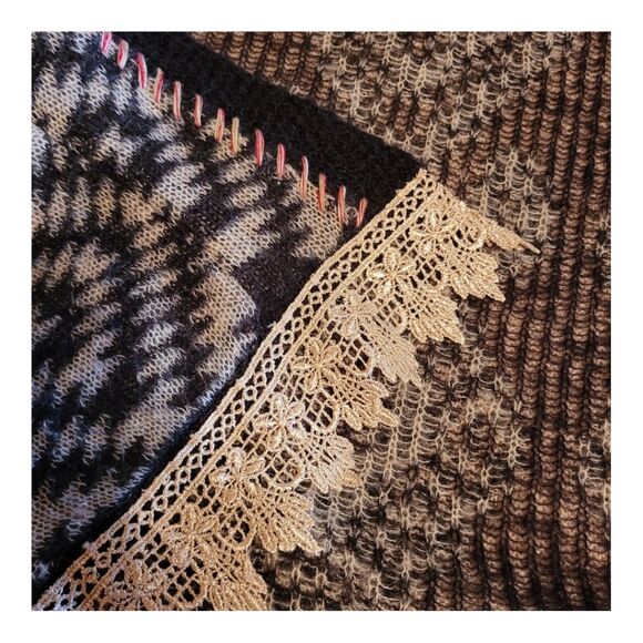 BKE Boho Chic Black and White Whip Stitched Lace Trim Geometric Cardigan Medium - Picture 6 of 11